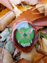 Load image into Gallery viewer, Butterfly liquid shaker pinecone pendant